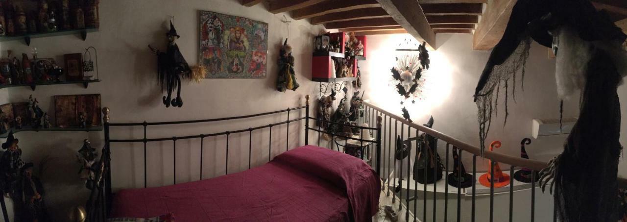 L'Ora Delle Streghe B&B Centralissimo Ливорно Экстерьер фото