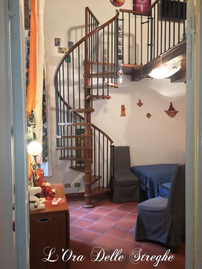 L'Ora Delle Streghe B&B Centralissimo Ливорно Экстерьер фото